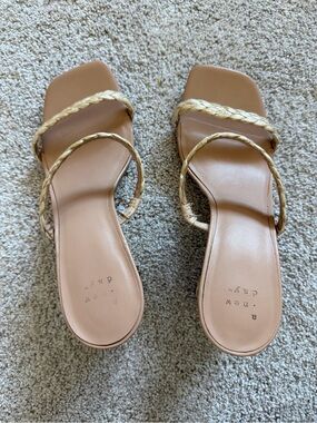 Natural Straw Square Toe Summer Heels - size 7
